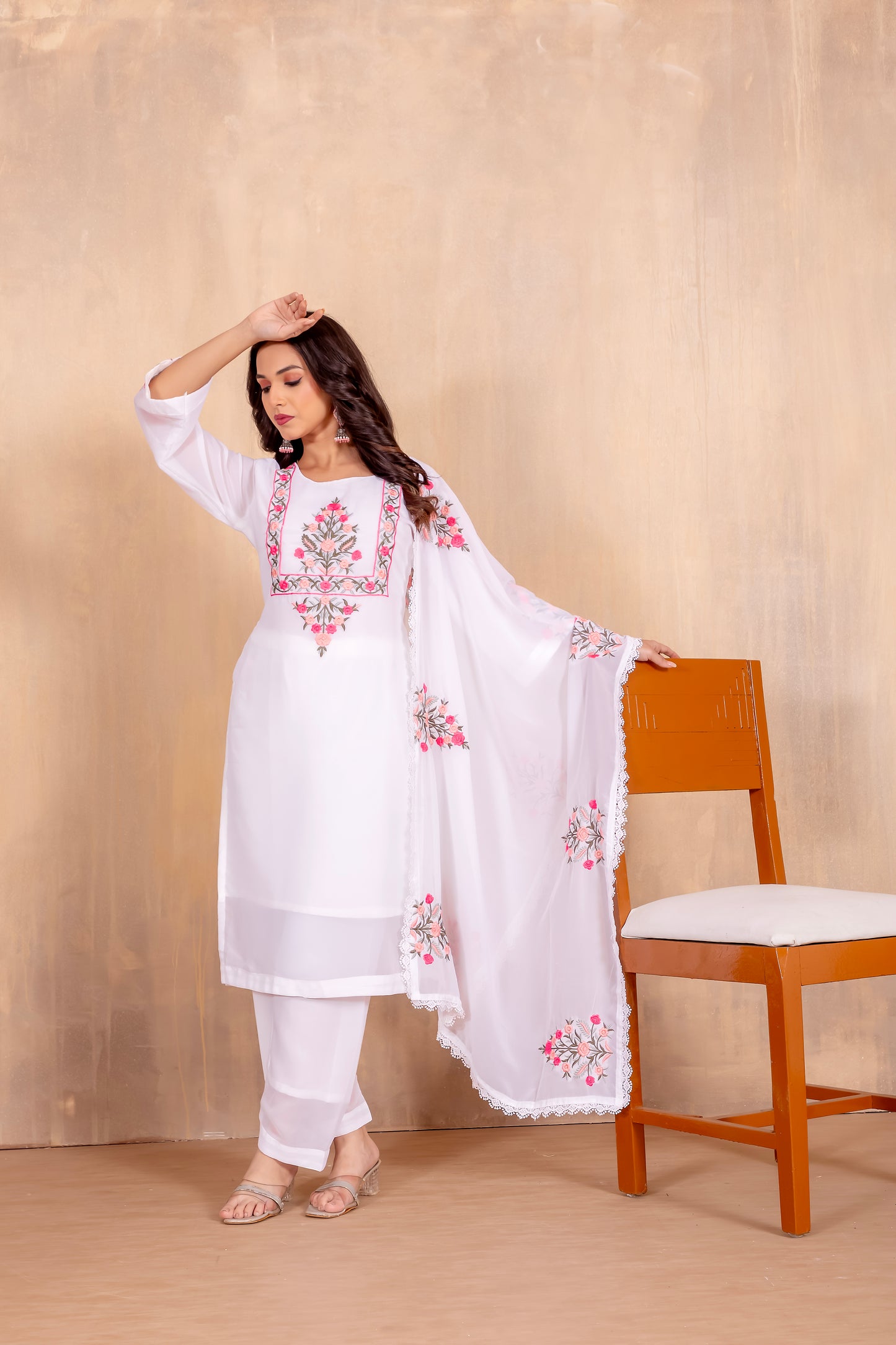 White Embroidery Suit Set