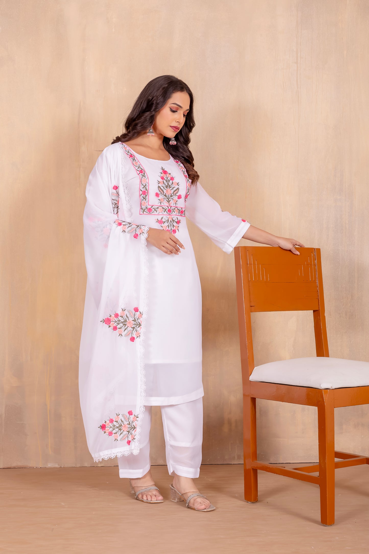 White Embroidery Suit Set