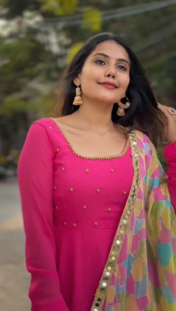Saindhavi Suit Set