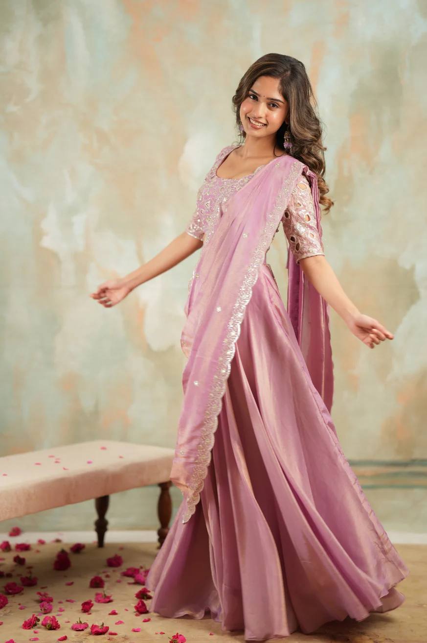 Gulabi Noor Lehenga Set