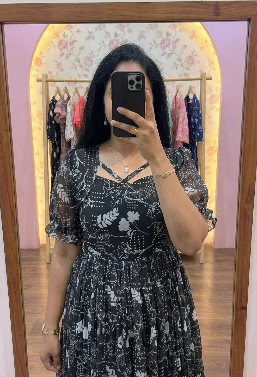 Muskan Black