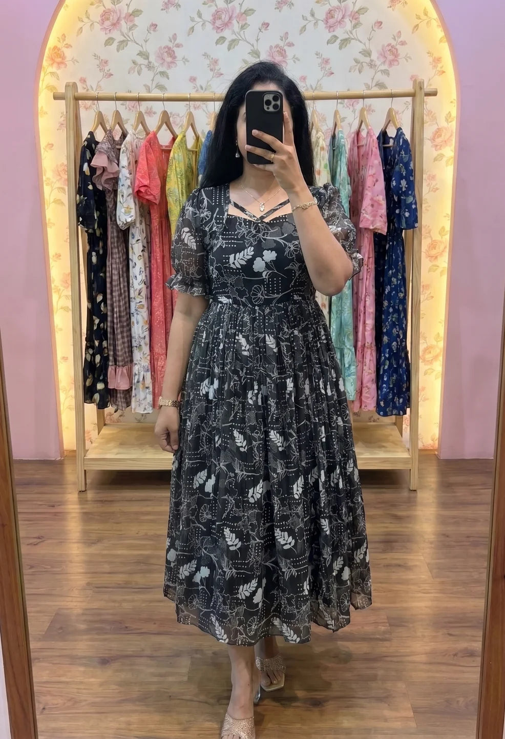 Muskan Black