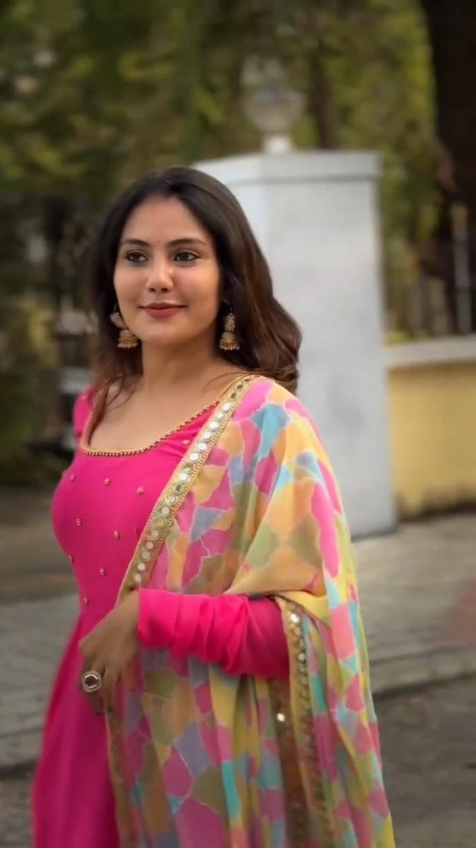 Saindhavi Suit Set