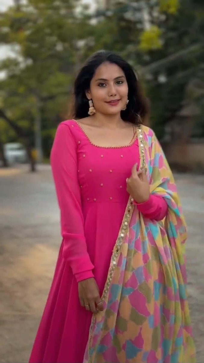 Saindhavi Suit Set