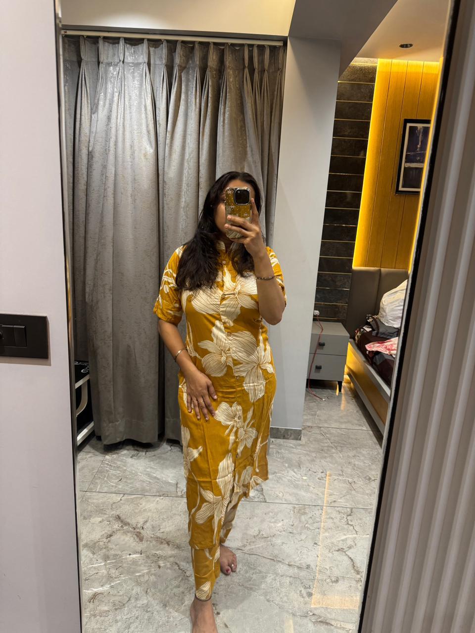 Aara yellow