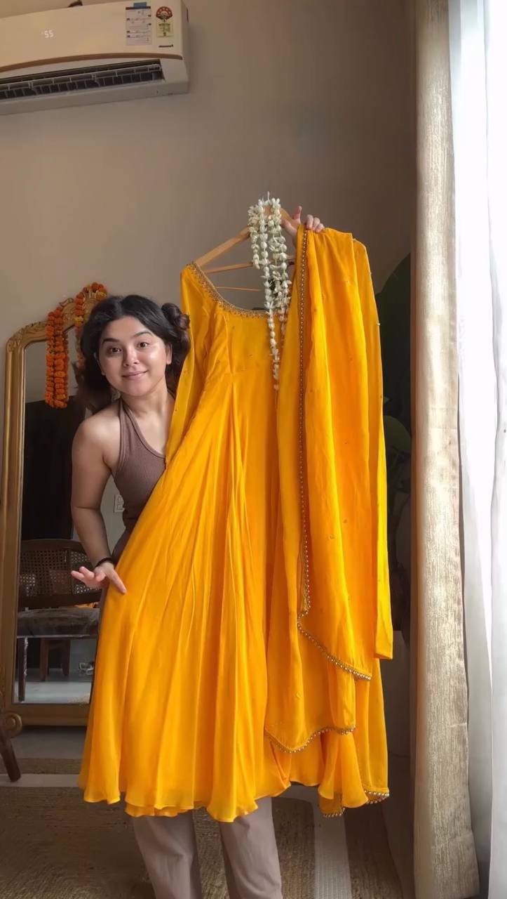 Sunehri Noor Anarkali