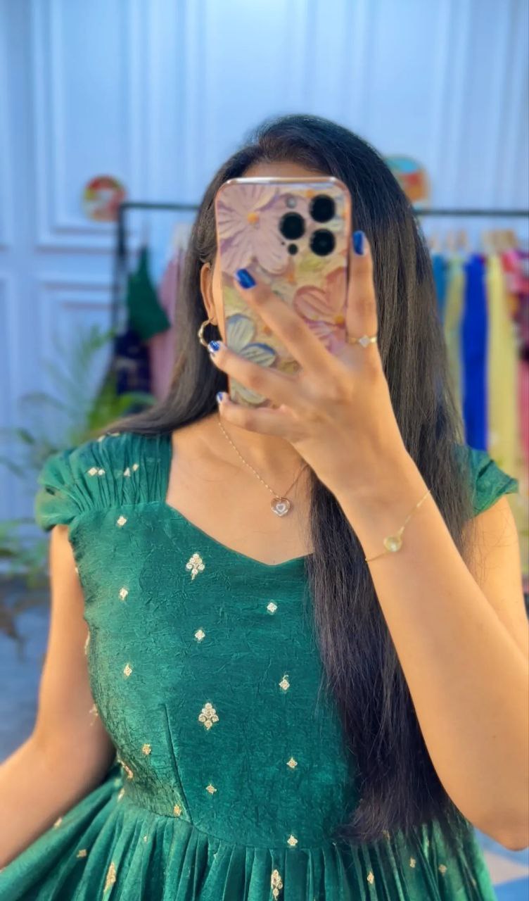 Aarvi Maxi