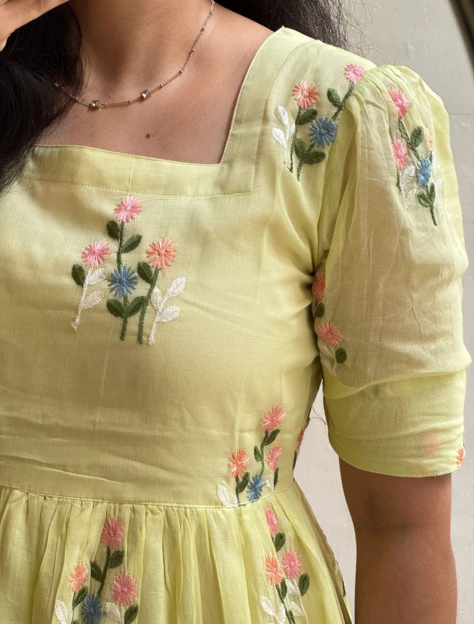 Mantharai Maxi