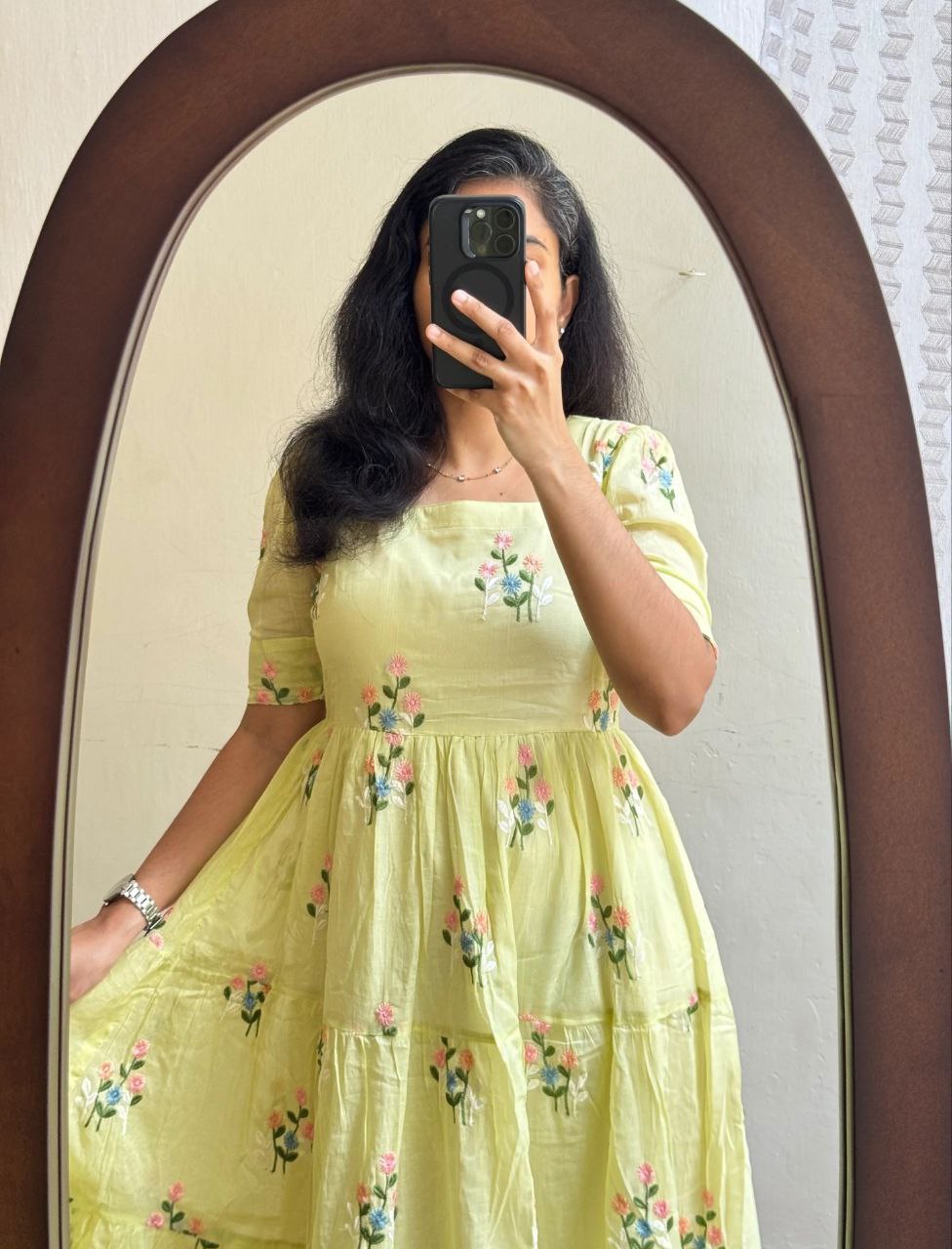 Mantharai Maxi